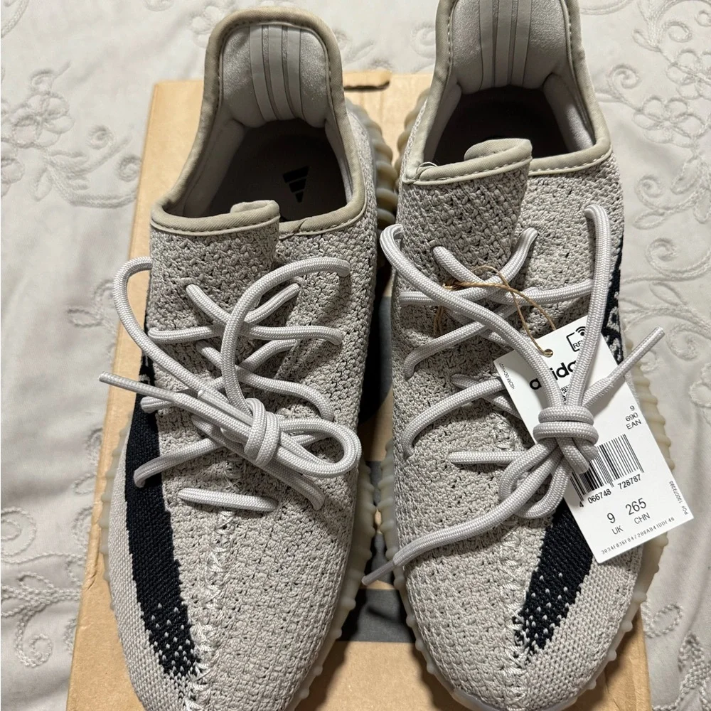adidas Yeezy Boost 350 V2 Beige Black Sneakers - Picture 4 of 11